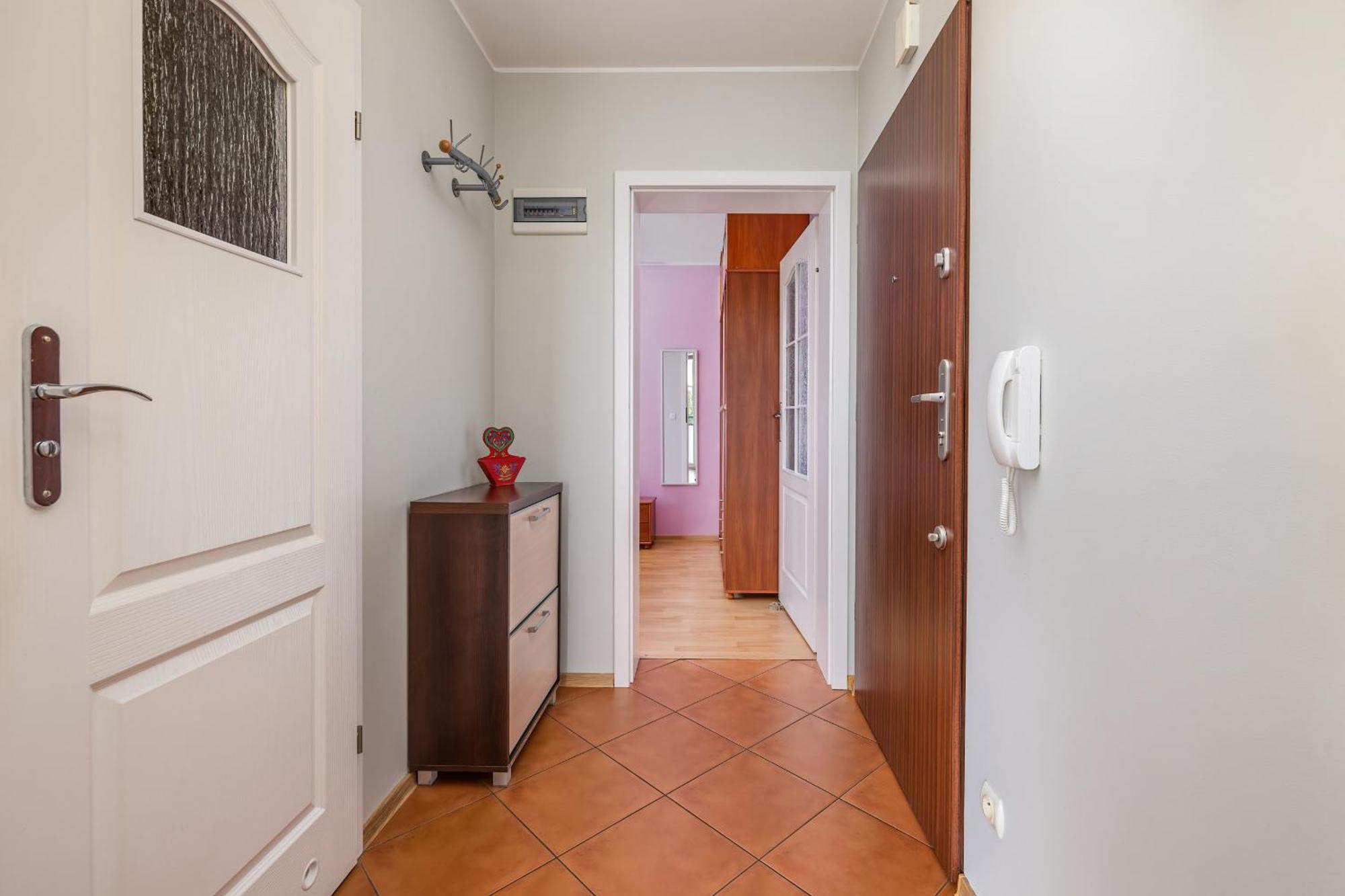Apartment With Balcony Okopowa By Renters