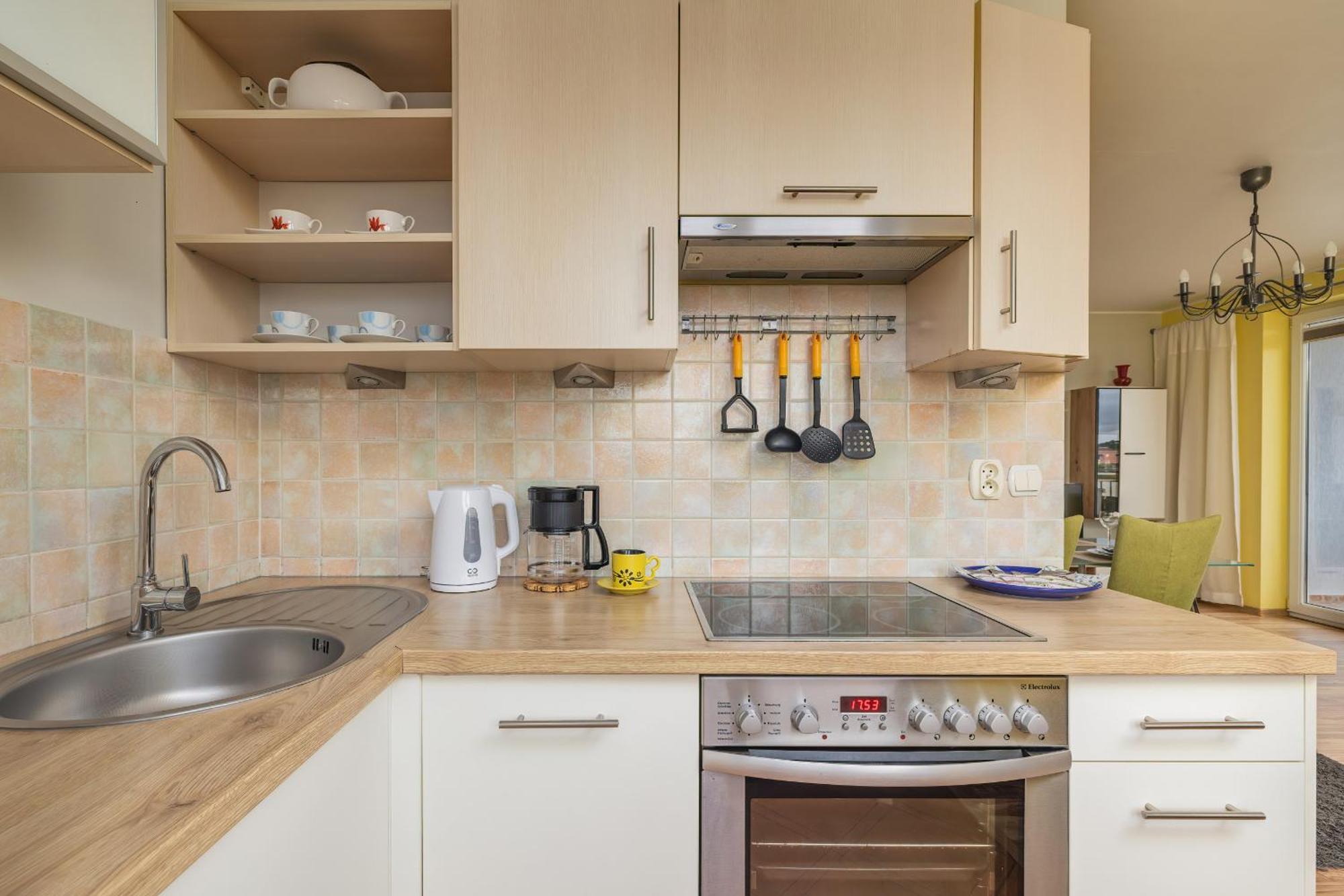 With Balcony Okopowa By Renters Apartament