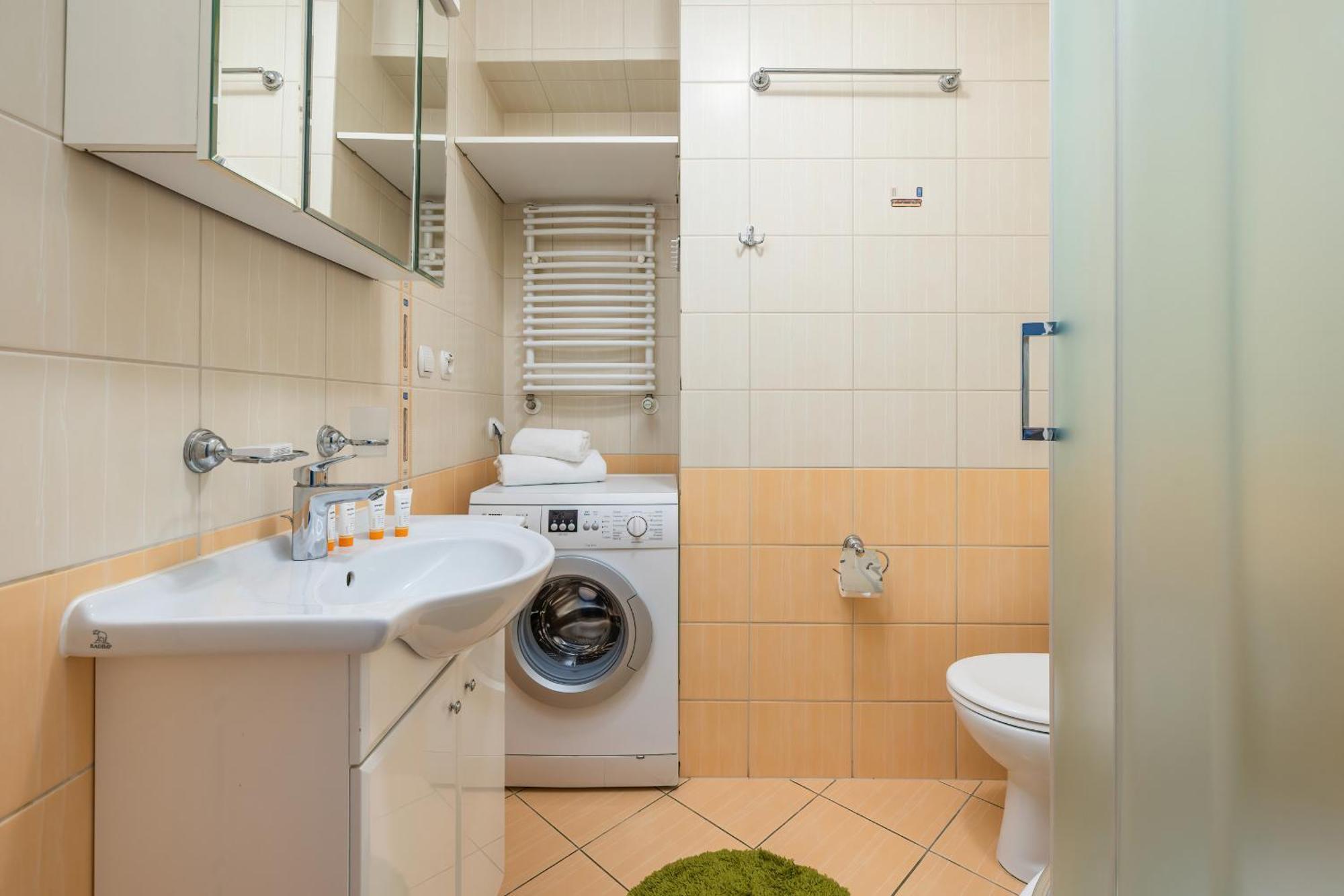 With Balcony Okopowa By Renters