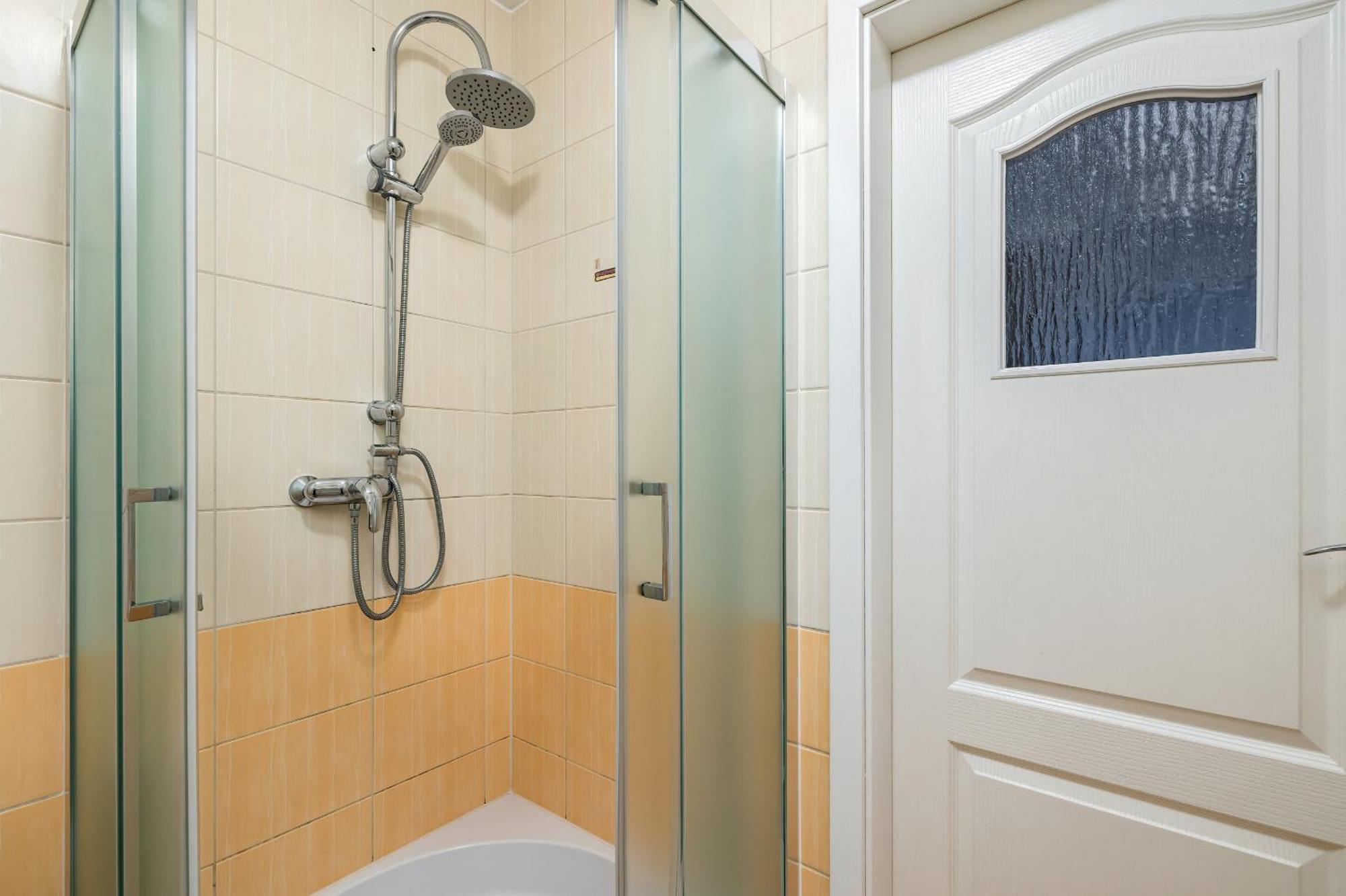 With Balcony Okopowa By Renters Apartament