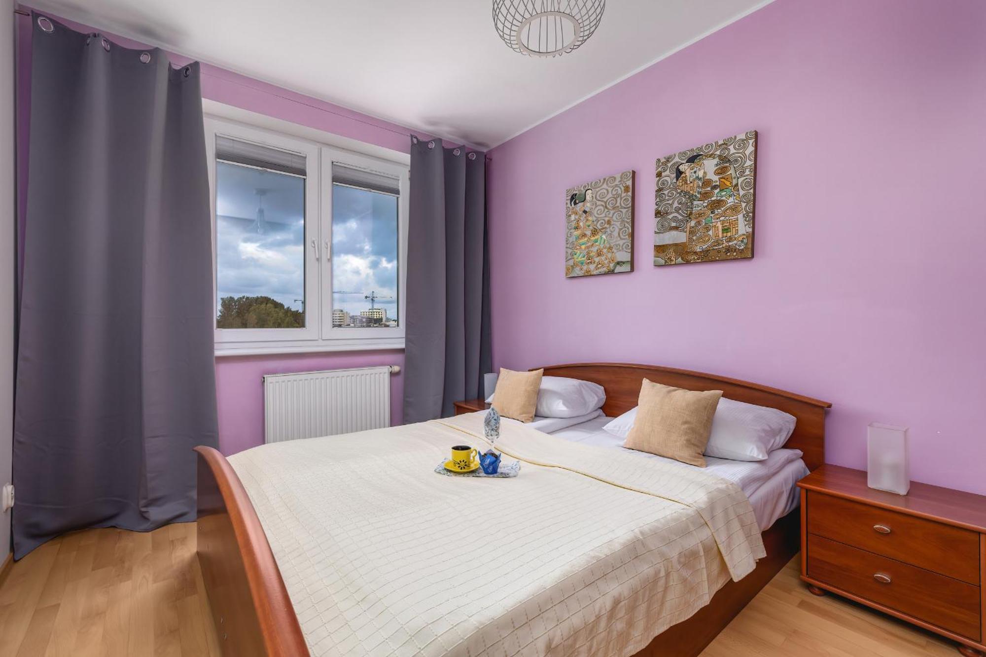 Apartament With Balcony Okopowa By Renters